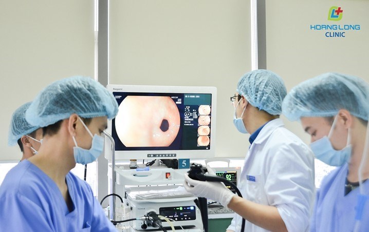 Photo - Hoang Long Clinic is fully equipped with endoscopes
