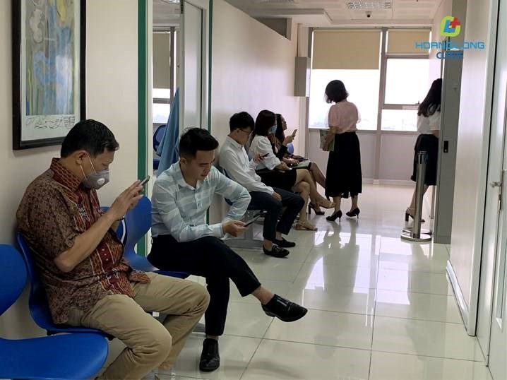 CBNV ngân hàng BIDV thăm khám sức khỏe tại Phòng khám Đa khoa Hoàng Long