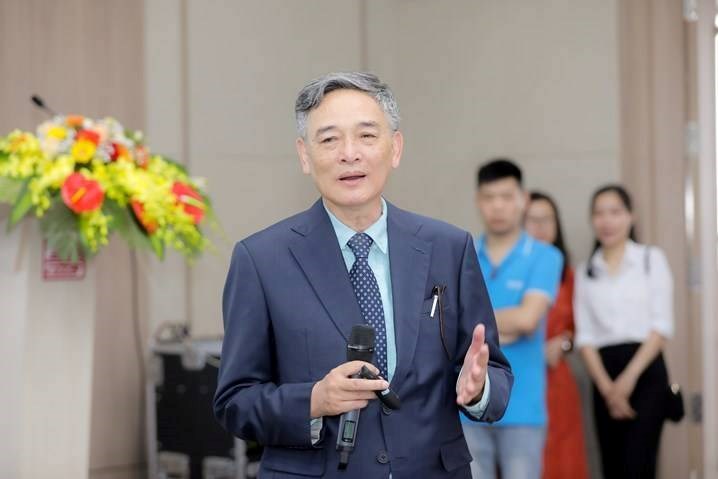 Ảnh: GS.TS Đào Văn Long