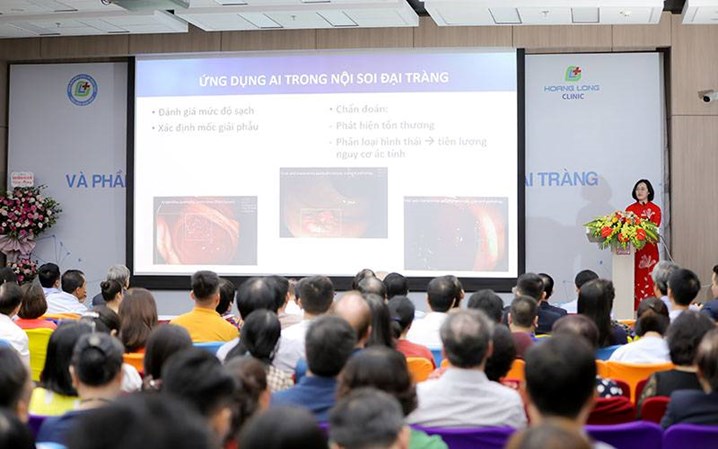  TS Đào Việt Hằng chia sẻ thông tin khoa học về ứng dụng AI trong nội soi đại tràng. 