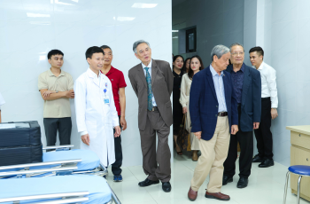 CHÀO MỪNG ĐOÀN LÀM VIỆC CỘNG HOÀ SÉC ĐẾN THĂM VÀ LÀM VIỆC TẠI HỆ THỐNG Y TẾ HOÀNG LONG