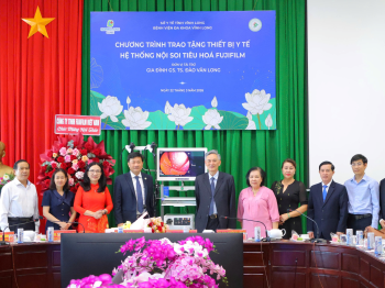 Chung tay vì sức khoẻ cộng đồng - Trao tặng hệ thống nội soi hiện đại cho Bệnh viện Đa khoa Vĩnh Long